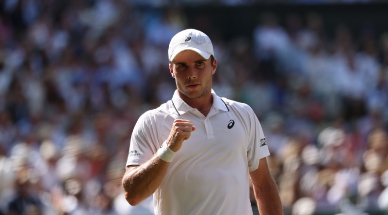 SE ROBA ARTHUR FERY LOS REFLECTORES EN WIMBLEDON