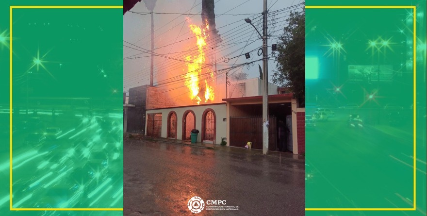 Combaten fuego cerca de las casas