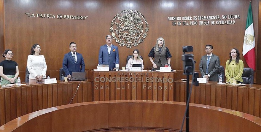 Instalan comisión para atender a periodistas