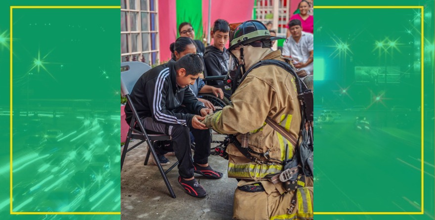 Bomberos visitan curso infantil