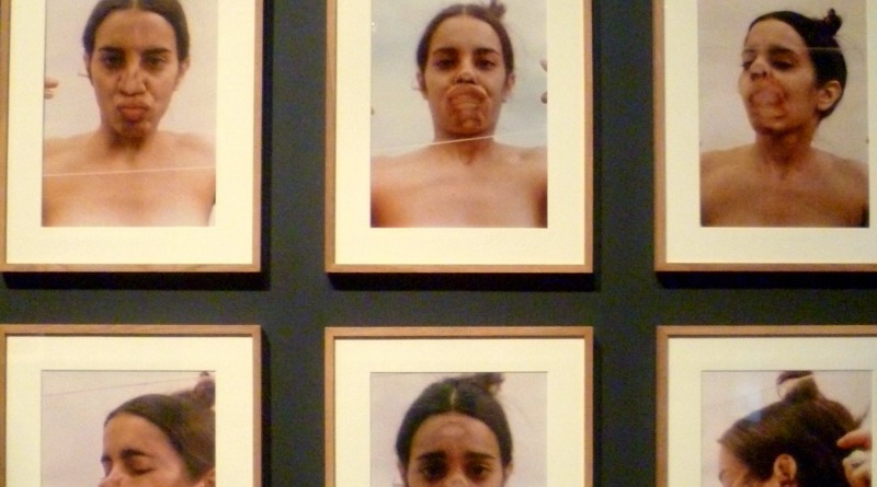 RECORRE LA TATE MODERN OBRA DE ANA MENDIETA