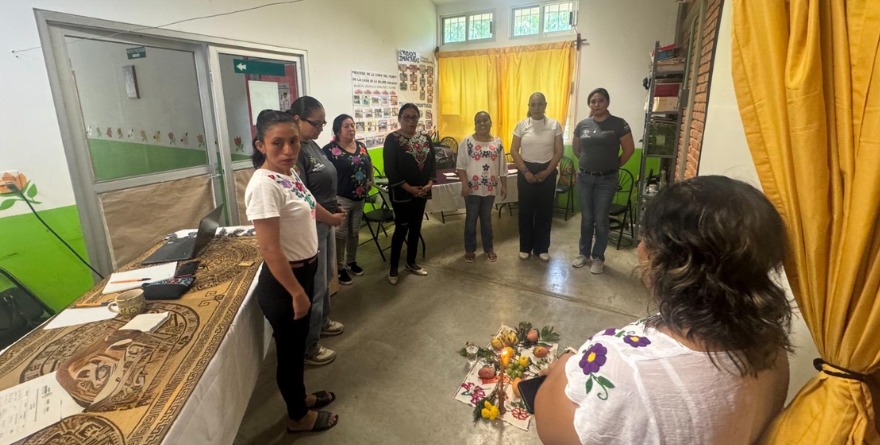 Frenan violencia y embarazo adolescente