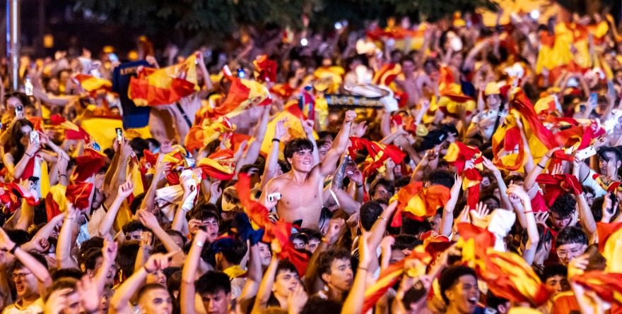¡UNA LOCURA! SE DESATAN LOS FESTEJOS ESPAÑOLES