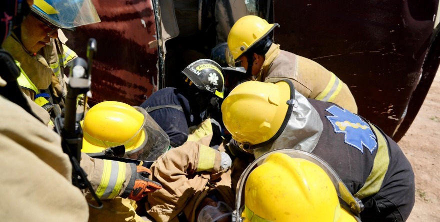 Refuerza técnicas de rescate vehicular