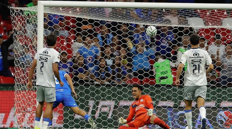 LOGRA CRUZ AZUL OTRA REMONTADA Y SUMA SEGUNDO TRIUNFO