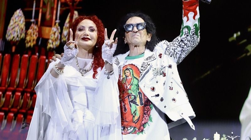 ÁLEX Y CHELA LORA RENUEVAN SUS VOTOS EN CONCIERTO