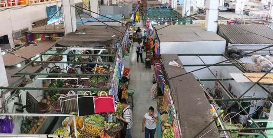 Mercados agonizan entre el abandono y comercio desleal