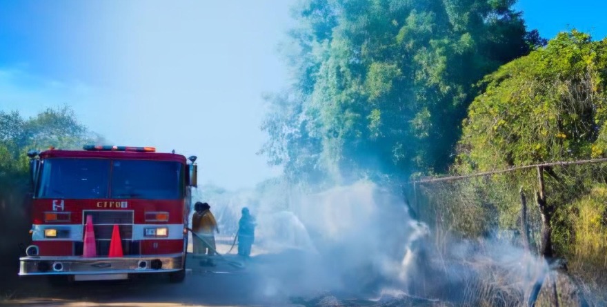 Incendio de pastizal en El Refugio