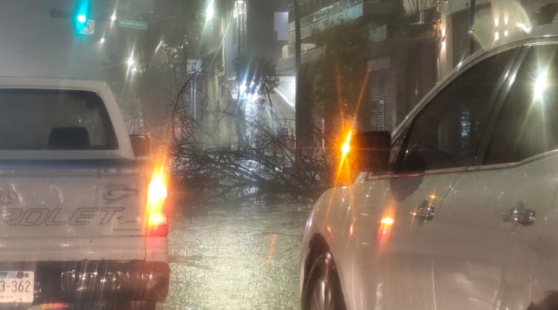 AZOTA TORMENTA SEVERA CON GRANIZO LA ZMG