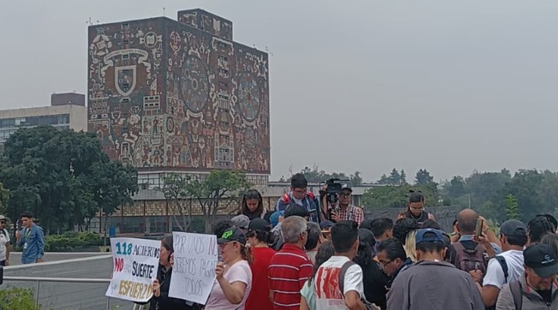 EXIGEN ADMITIDOS RESPETAR SUS INSCRIPCIONES EN LA UNAM