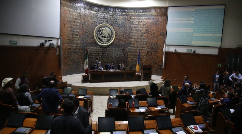 QUIEREN ENGORDAR NÓMINA DEL CANAL DEL CONGRESO