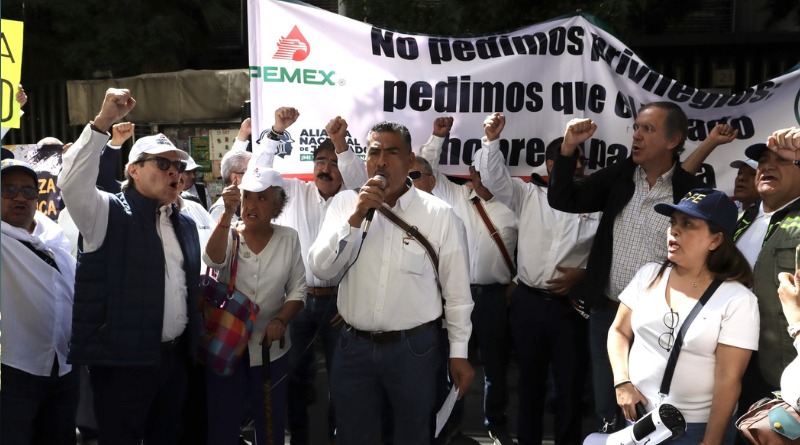 PROTESTAN JUBILADOS DE PEMEX CONTRA REFORMA A PENSIONES