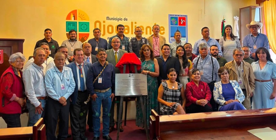 Refrendan identidad en un acto conmemorativo