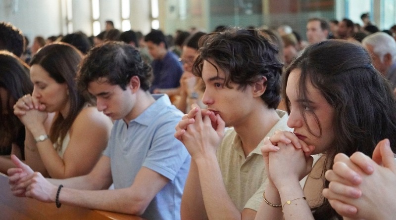 ATRAE LA IGLESIA A MÁS JÓVENES