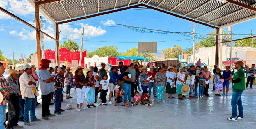 Entregan programa social en Catorce
