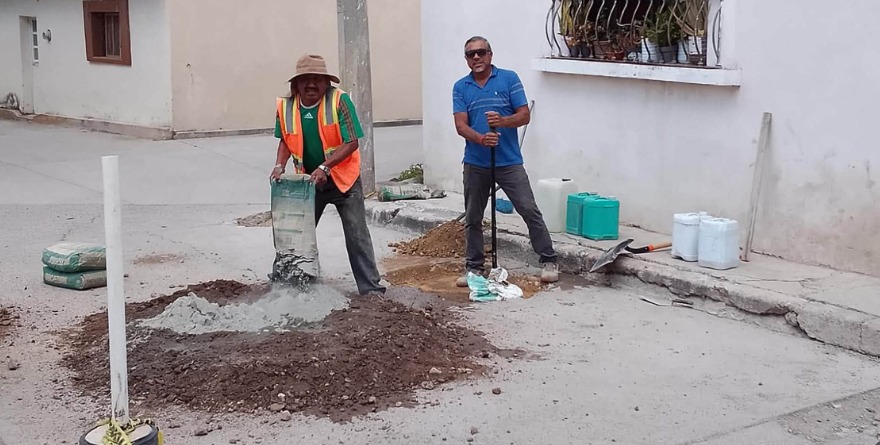 Cárdenas ignora baches en calles