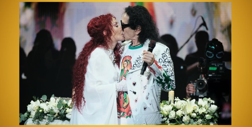 Alex Lora renueva votos