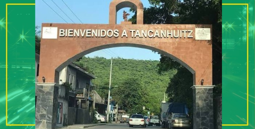Cabalgata femenil en San Martín Chalchicuautla
