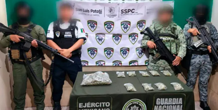 ¡Tiran mota como confeti en la huida!