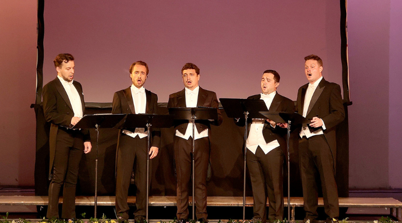 CONQUISTAN CON SUS VOCES