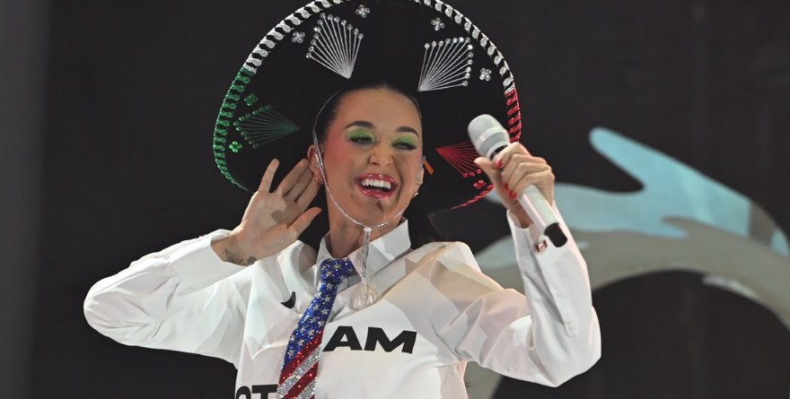 SE SIENTEN COMO MI FAMILIA: KATY PERRY