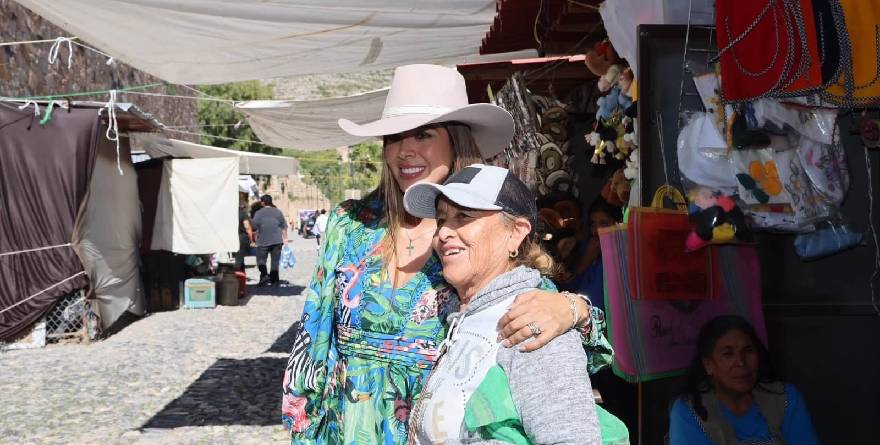 Ruth González presume visita a Real de Catorce