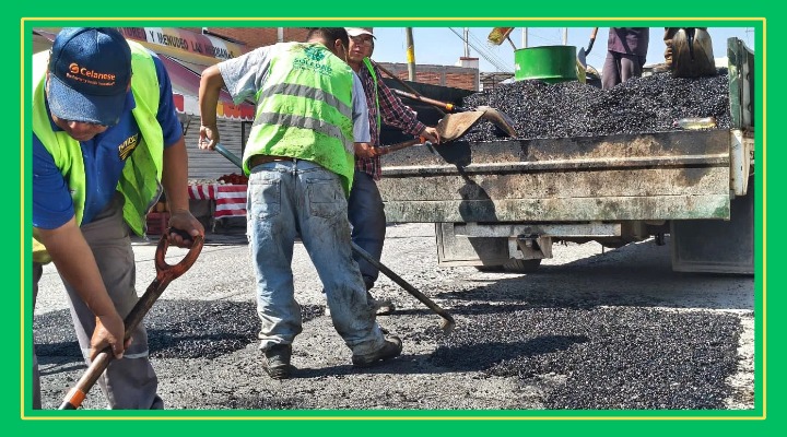 Reparan calles en Soledad