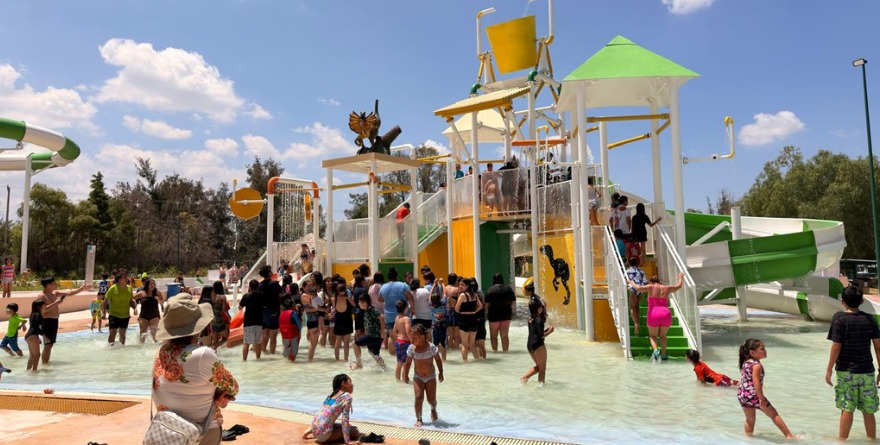 DinOasis atrae a las familias este verano