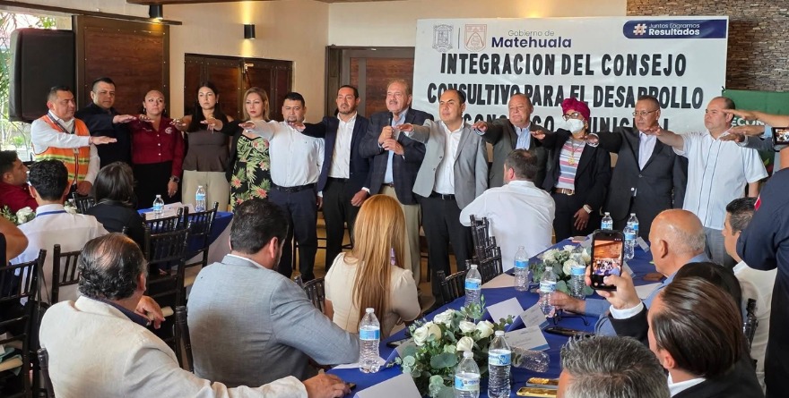 Instalan consejo para el desarrollo económico