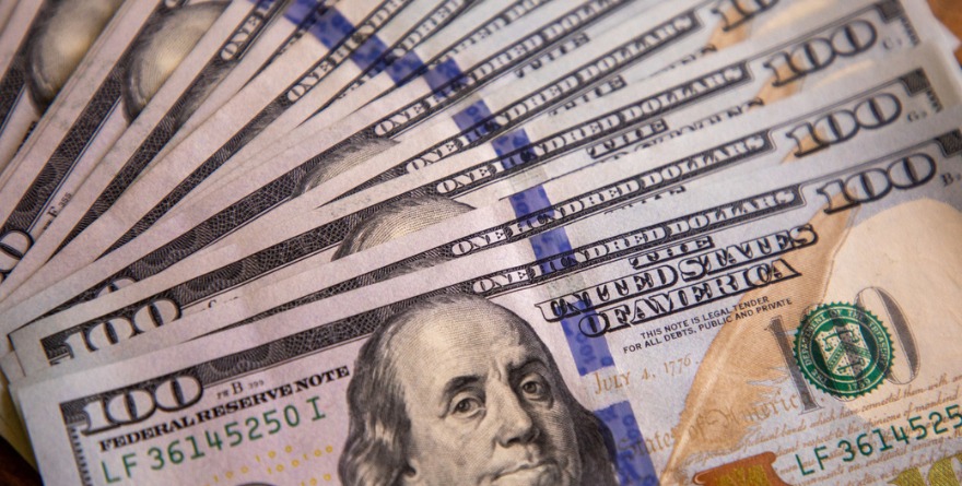 CIERRA DÓLAR SU PEOR SEMANA EN SEIS MESES