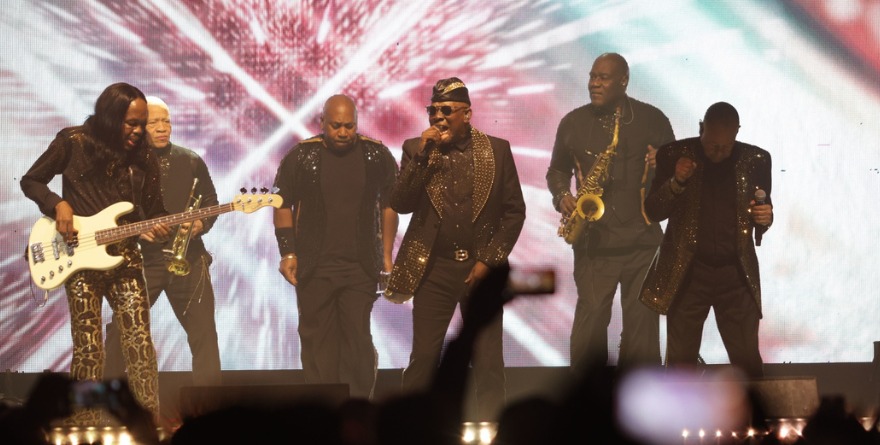 CANCELA EARTH, WIND & FIRE CONCIERTO POR EMERGENCIA MÉDICA