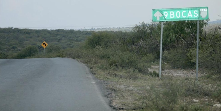 Socavón amenaza carretera Bocas