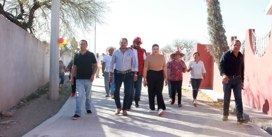 Alcalde entrega solo tres obras