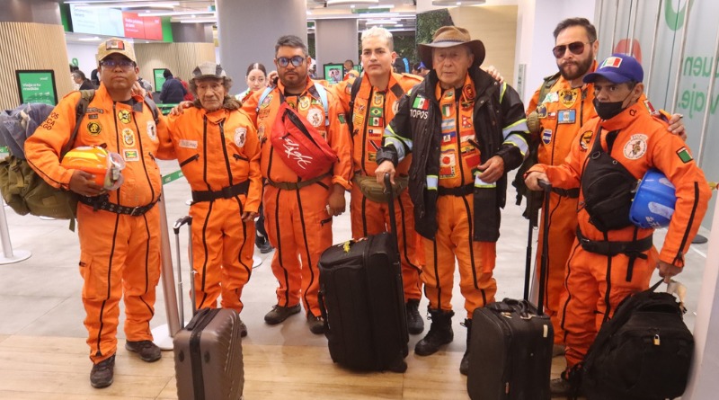 LLEGAN TOPOS AZTECAS A COLOMBIA PARA AYUDAR TRAS SISMO