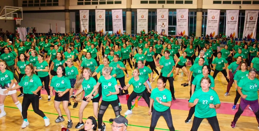 LA FENAPO A RITMO DE ZUMBA EN EL DÍA DEL DEPORTISTA POTOSINO