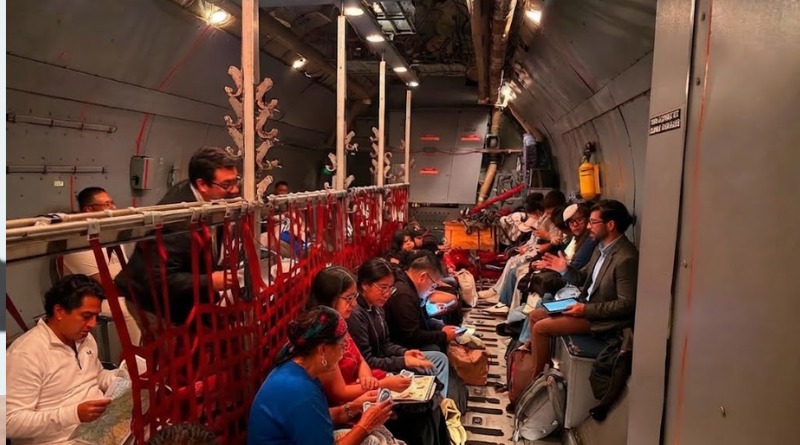 REPATRIAN A 36 MEXICANOS DESDE COLOMBIA TRAS TERREMOTO