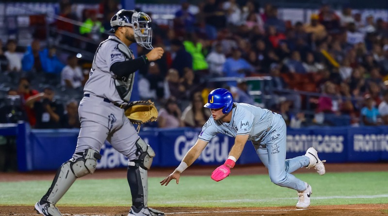 SE AFERRAN CHARROS; ASEGURAN PASE A SERIE DE ZONA