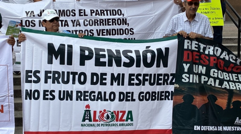 PROTESTAN JUBILADOS DE CFE, PEMEX Y AYD POR PENSIONES