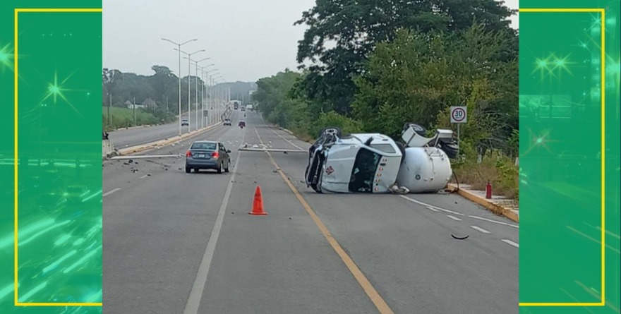 Vuelca pipa de gas en la Valles-Tamazunchale