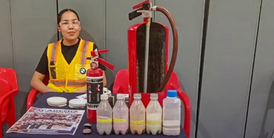 Bomberos Voluntarios en la Feria de la Seguridad