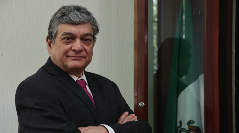 PRESENTA CONSEJERO DEL INE EXAMEN DE LA UNAM