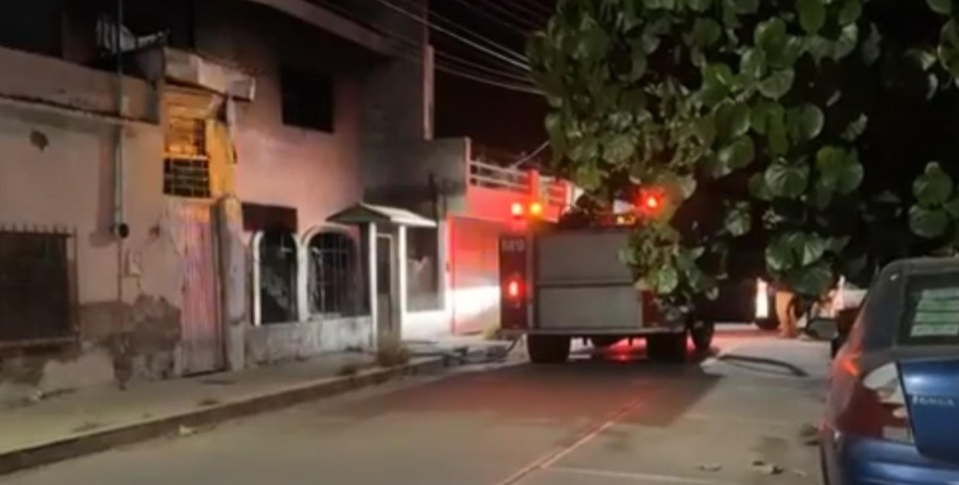 Sofocan incendio de vivienda en Rioverde