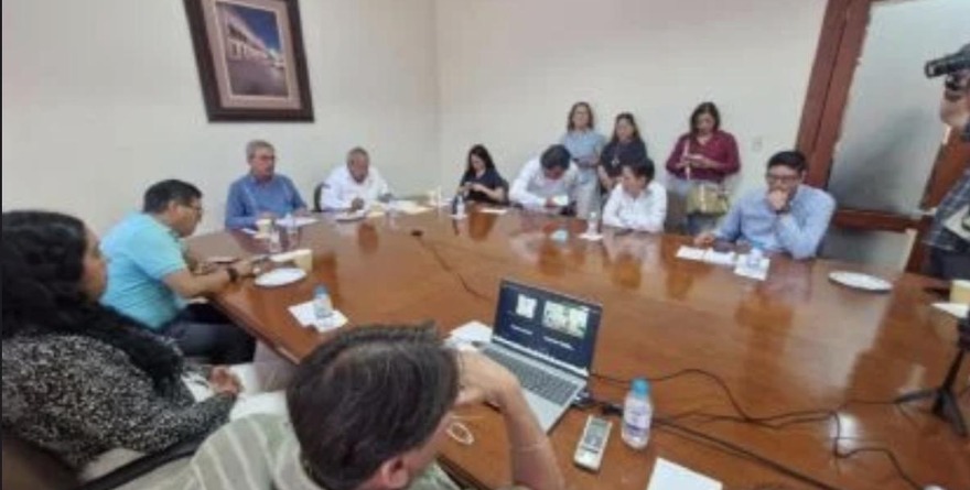 Intrusos irrumpen sesión legislativa