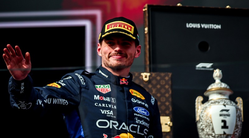 VERSTAPPEN SE QUEDA
