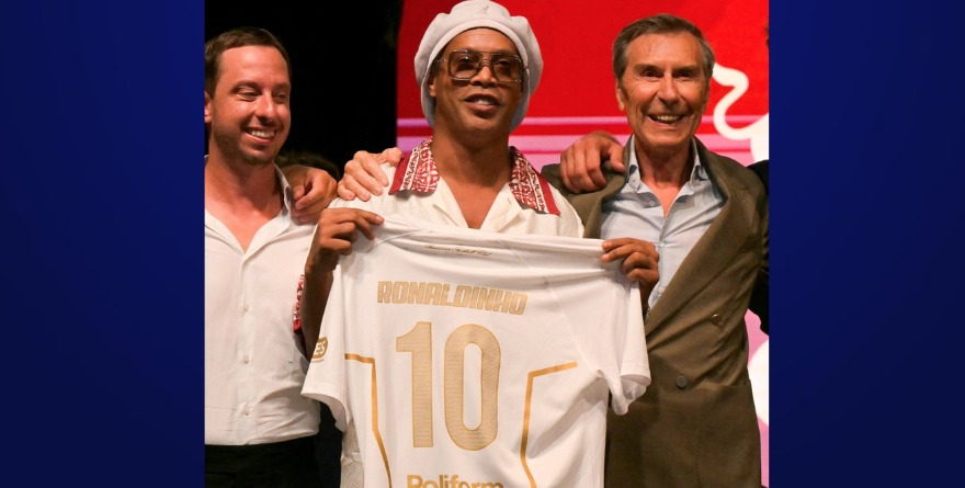 RONALDINHO VUELVE A LAS CANCHAS, EN 3ª. DE ITALIA