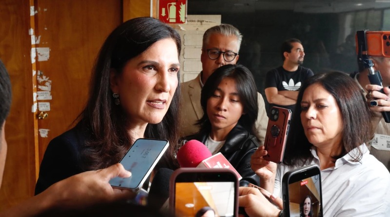 REGRESÓ ROCHA POR EL FUERO, ADVIERTE KENIA LÓPEZ