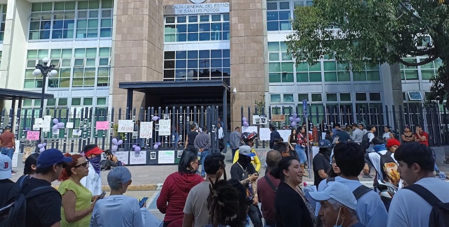 Dictan proceso contra exservidores públicos