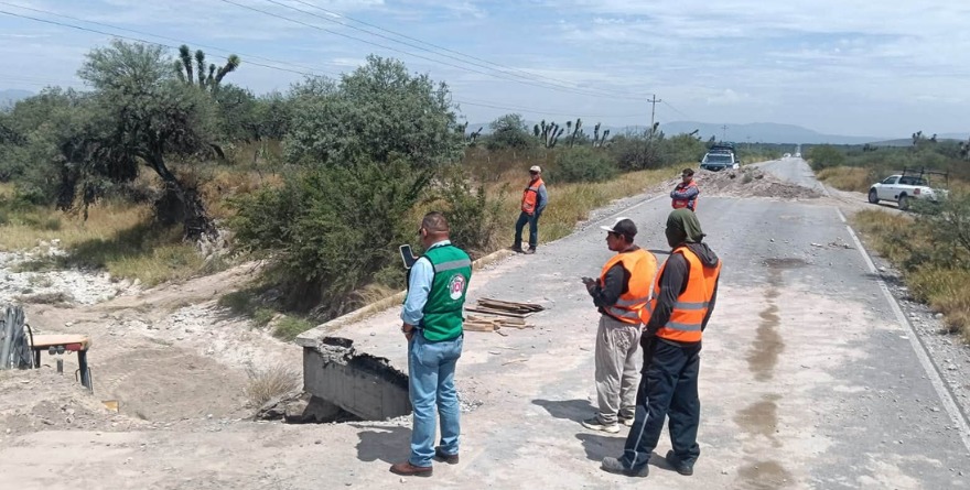 Reparan tramo en carretera estatal