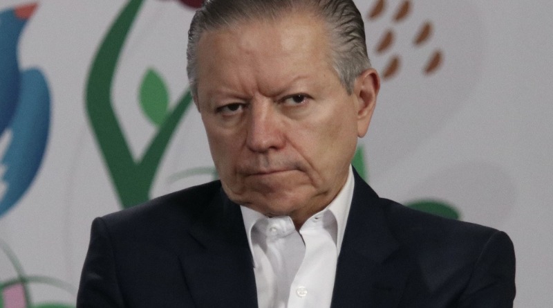 ORDEN DE APREHENSIÓN NO IMPIDE SER CANDIDATO: ZALDÍVAR
