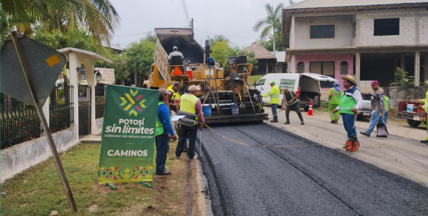 Rehabilitan la carretera Comoca-Axtla tras tromba